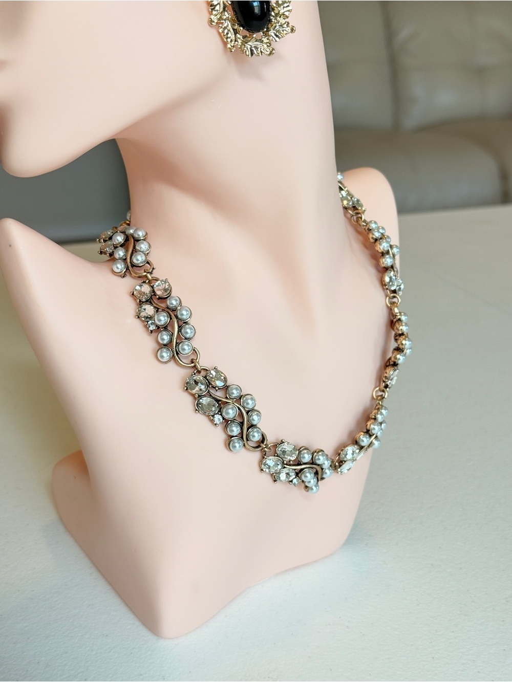 Elegant Gold Pearl and Crystal Statement Necklace - Picture 6 of 12